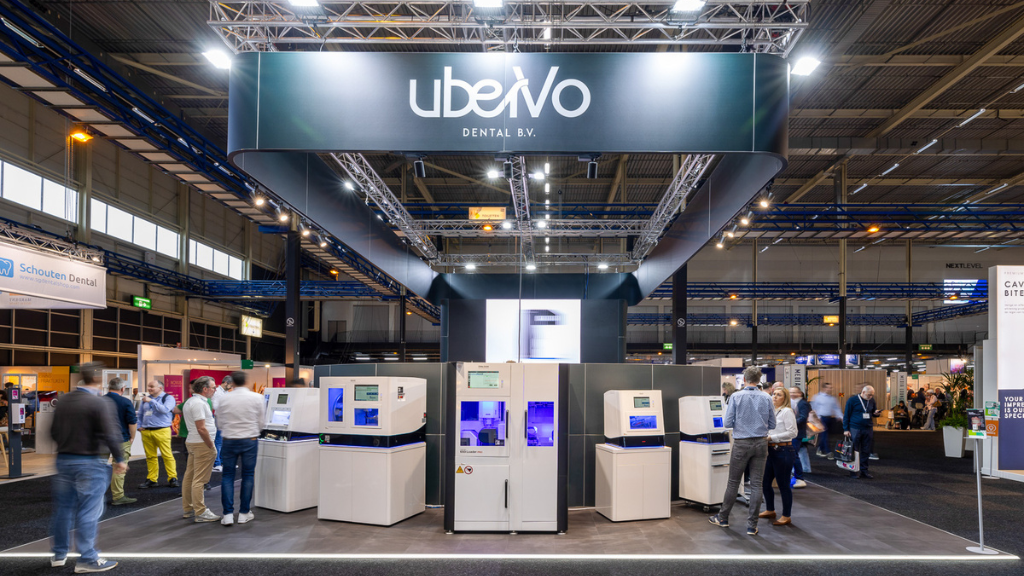 Ubervo op Dental Expo door Expospaces